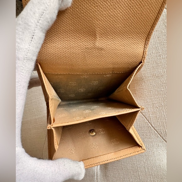 Chanel trifold wallet - Picture 8 of 14